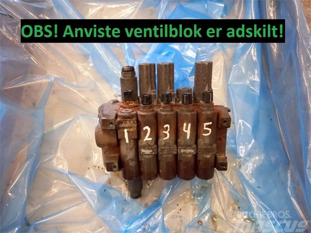 CLAAS Ares 836 Remote control valve Hydrauliikka
