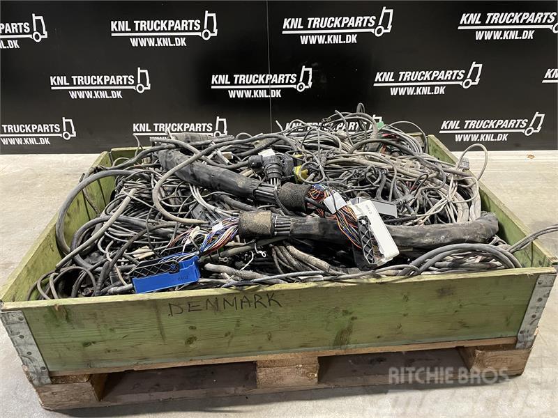 Scania  COMPLTE CABELS / WIRING NGR S580 6X4 Electronics