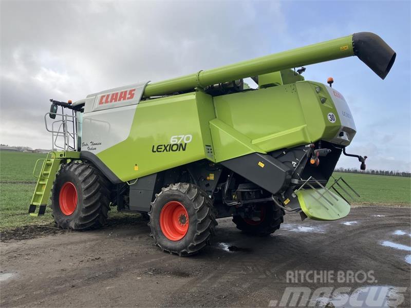 CLAAS LEXION 670 4-WD Combine harvesters