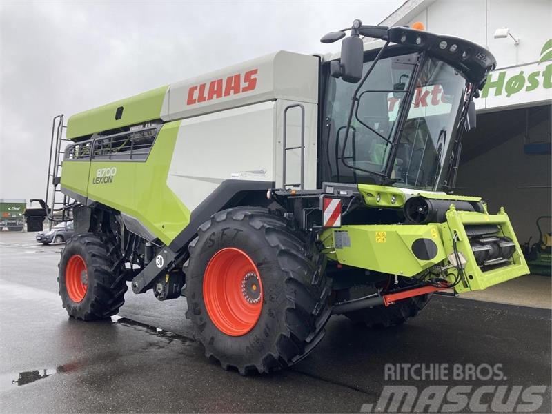 CLAAS LEXION 8700 4-WD Combine harvesters