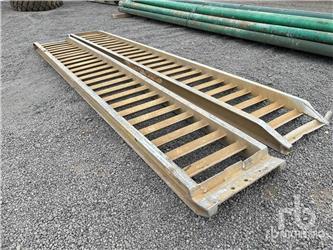 3.9 m x 530 mm Alloy Loading Ramps