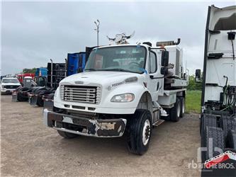 Freightliner Altec HD35A on 6x6