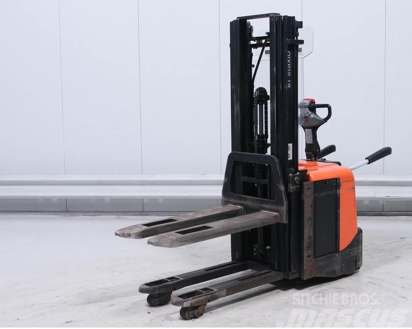 BT SPE 125 L Self propelled stackers