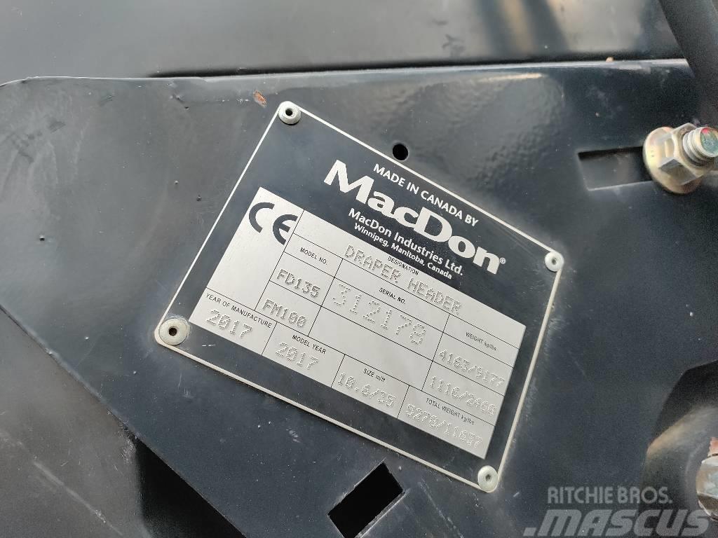 MacDon FD135 Combine harvester heads