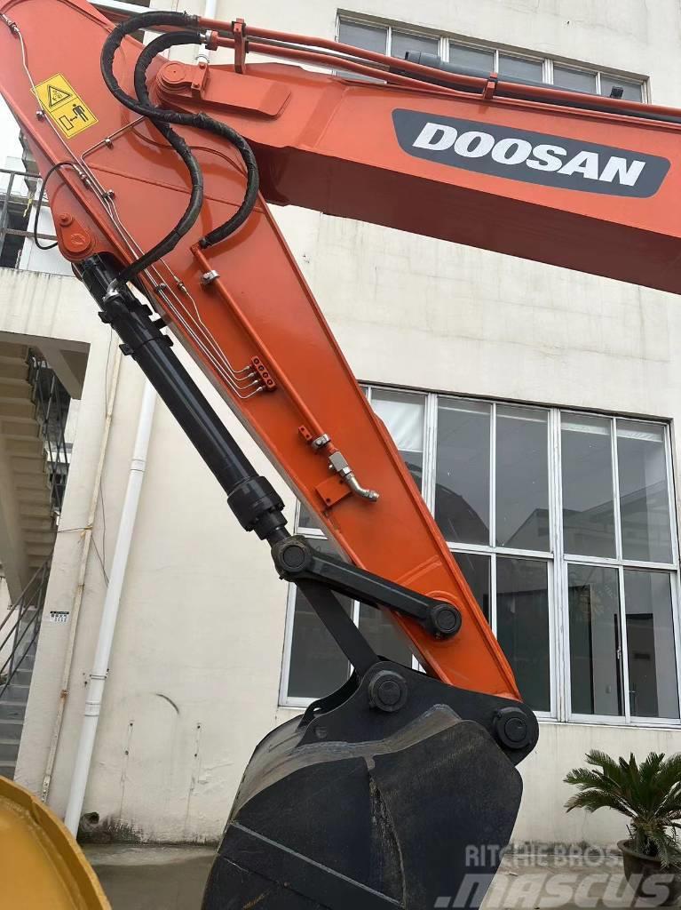 Doosan 300LC-9 Crawler excavators