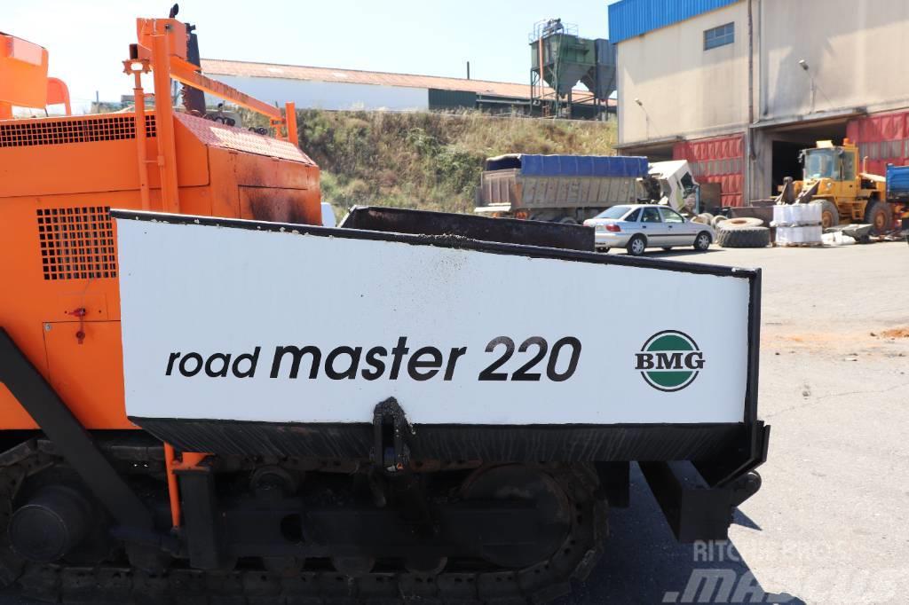  Road Master 220 Asphalt pavers