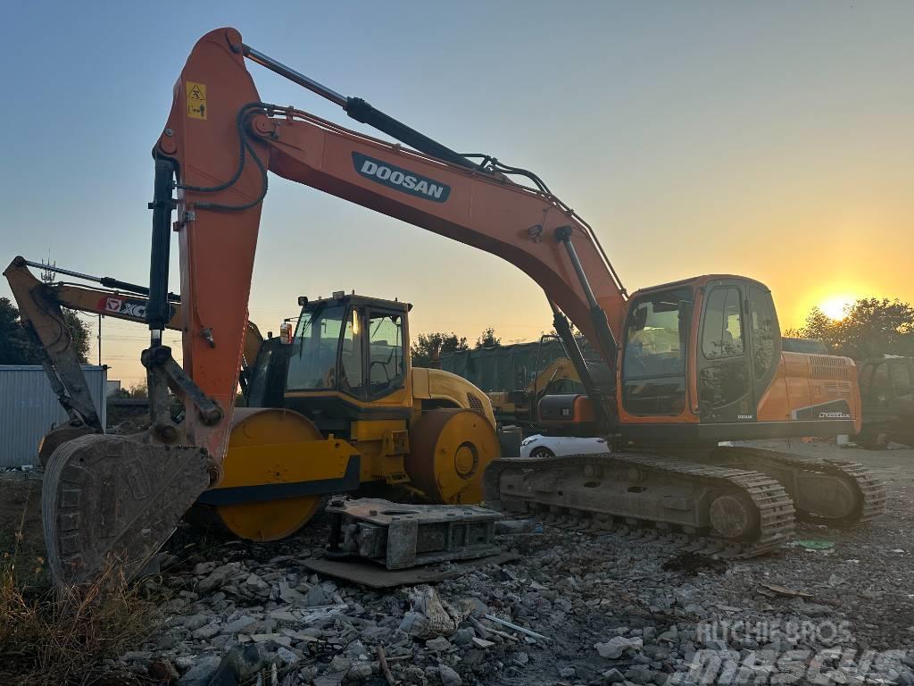 Doosan DX220LC-9 Crawler excavators