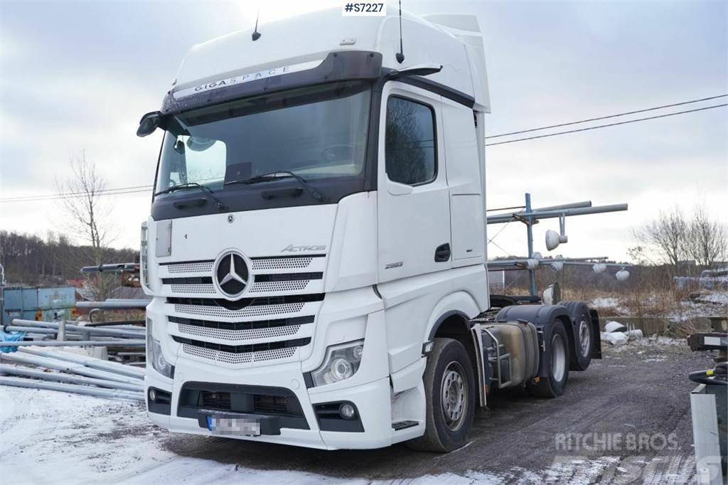 Mercedes-Benz Actros 6x2 Tractor Unit with Mirrorcam Tractor Units