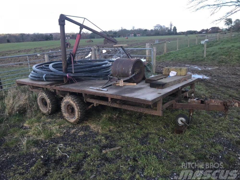  Flat bed trailer with a hydraulic crane Other trailers