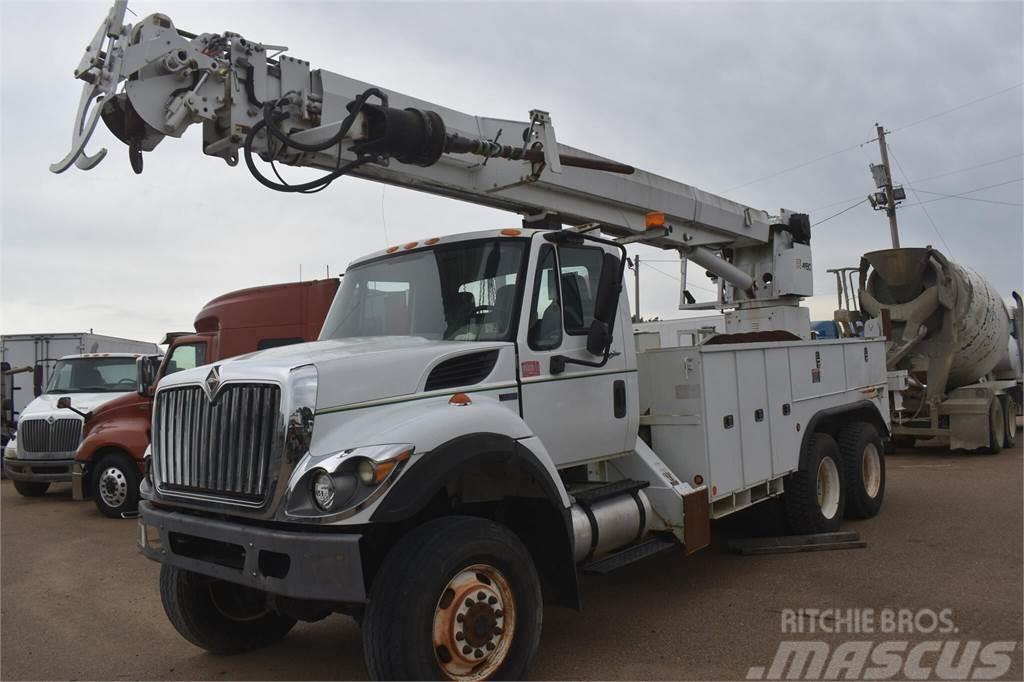 Altec D3060ATR Mobile drill rig trucks