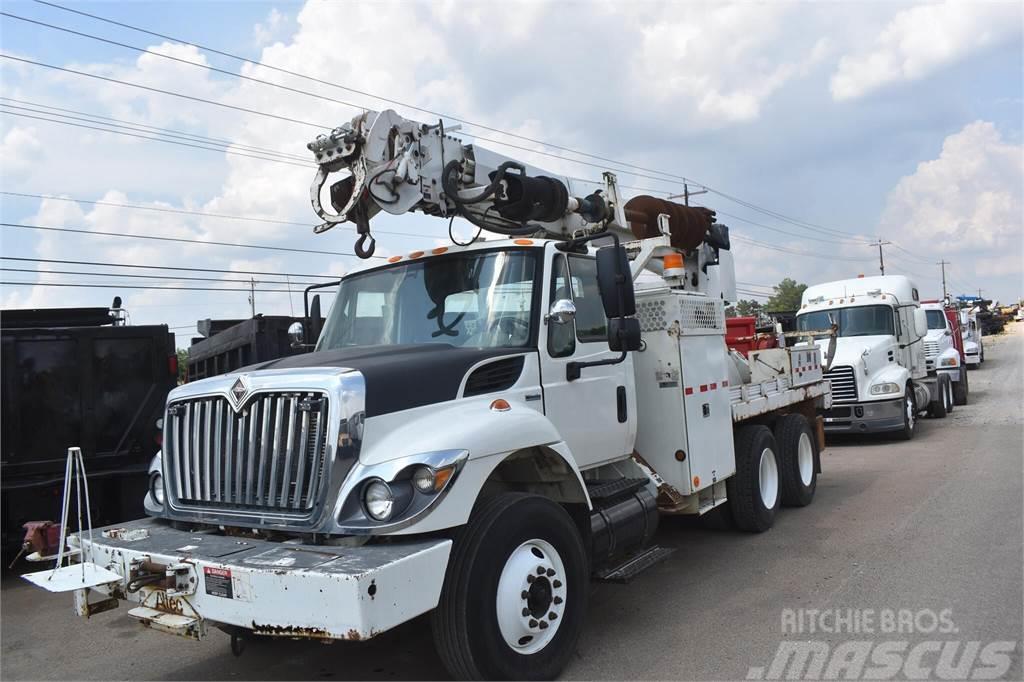 Altec DM45 Mobile drill rig trucks