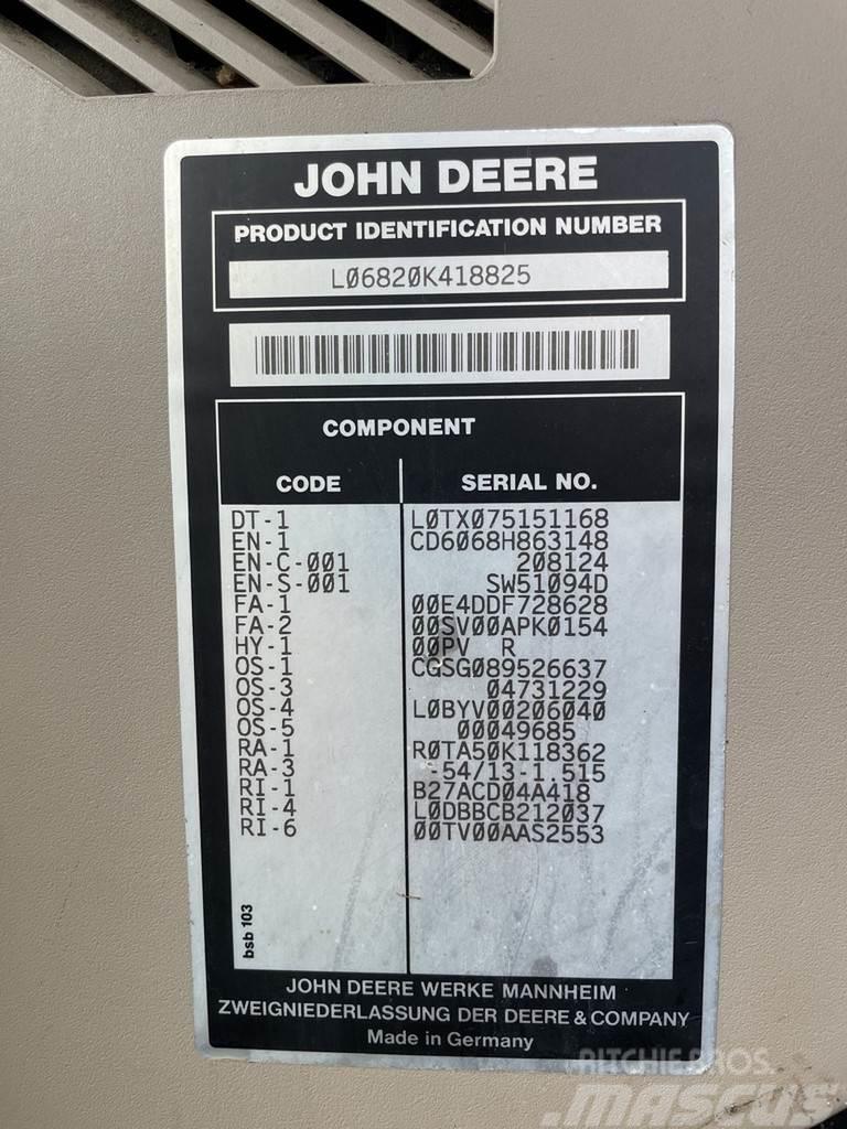 John Deere 6820 Tractors