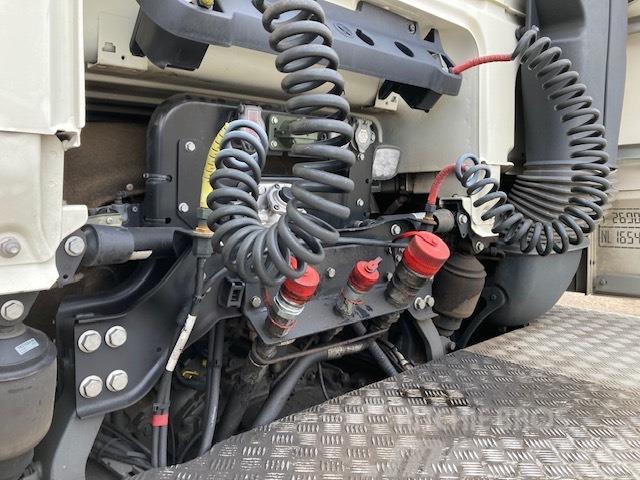DAF XF530 6X2 Hydraulic Tractor Units