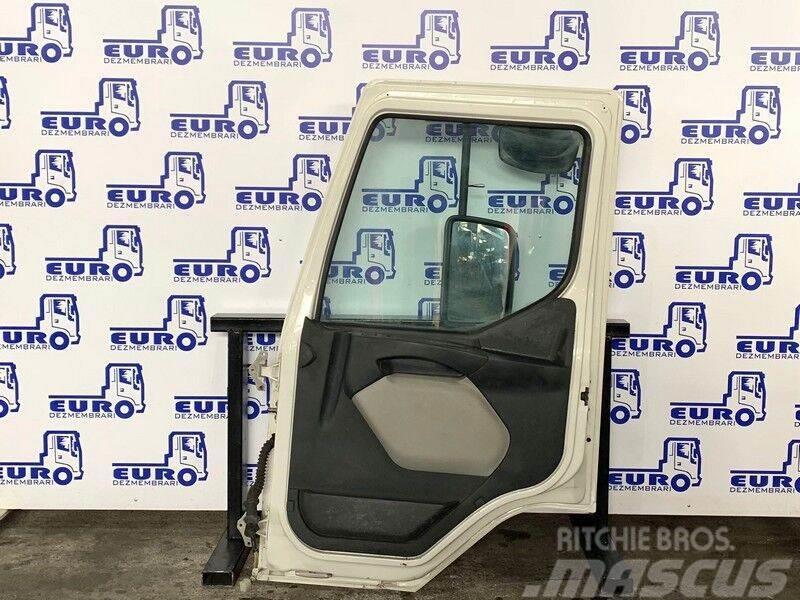 Renault D WIDE Cabins and interior