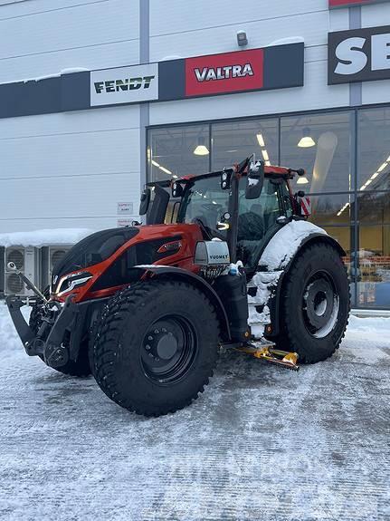 Valtra Q285 Tractors