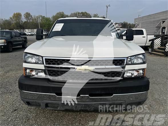 Chevrolet 3500 Flatbed / Dropside trucks