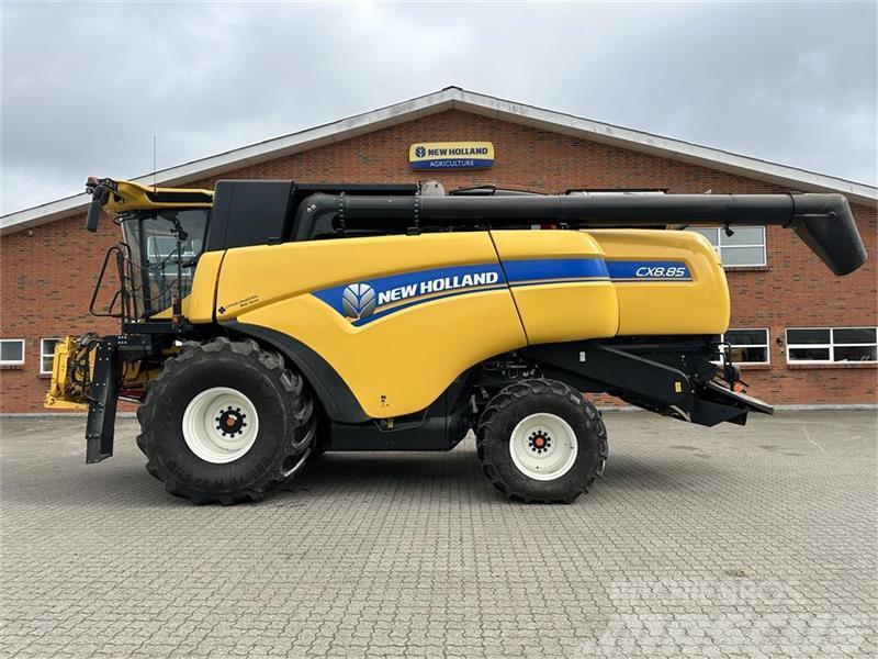 New Holland CX8.85 SLH + 35” VarioFeed HD Combine harvesters