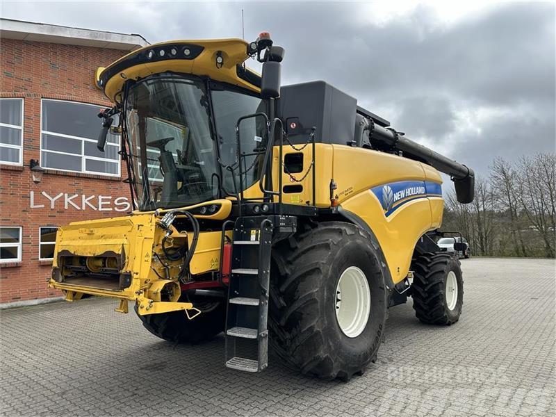 New Holland CX8.85 SLH + 35” VarioFeed HD Combine harvesters