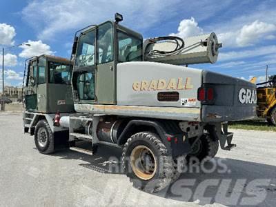 Gradall XL3100 Wheeled excavators