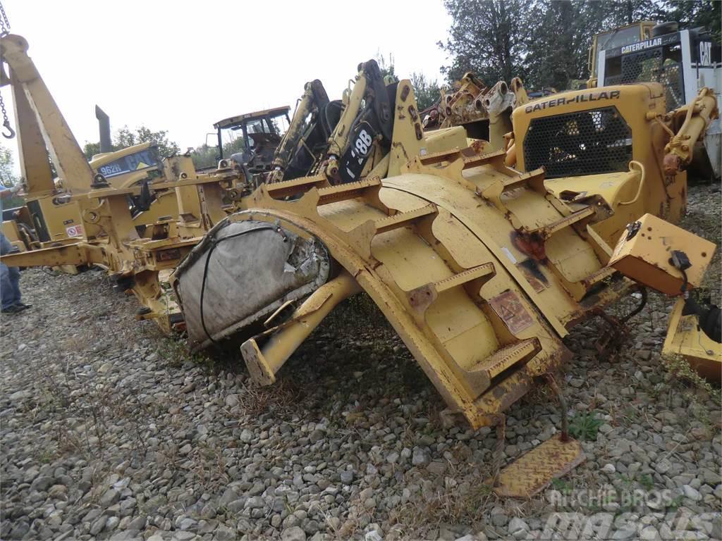 CAT 735 Chassis and suspension