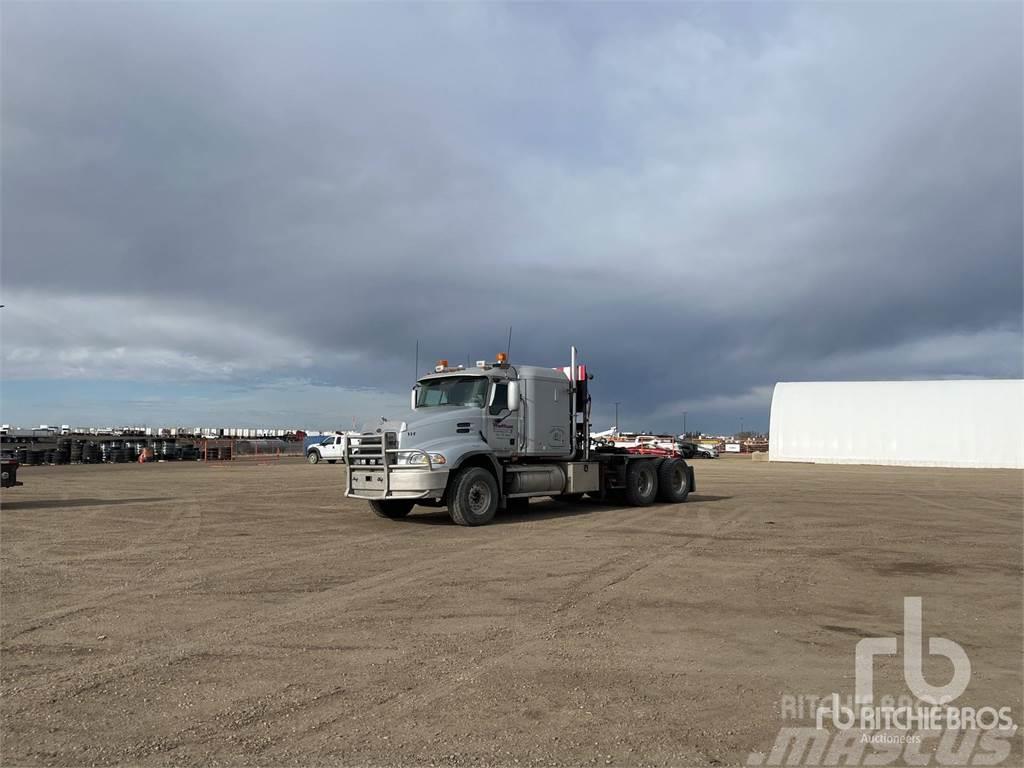 Mack CXN613 Beavertail Flatbed / winch trucks