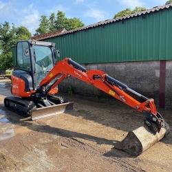 Kubota U 27-4