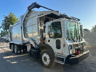Mack MRU 613