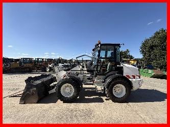CAT 908M