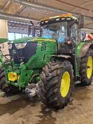 John Deere 6215R