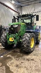 John Deere 6215R