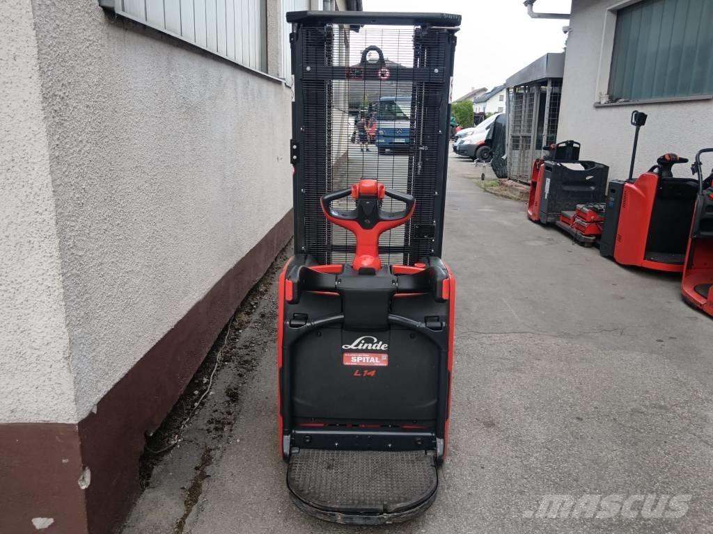 Linde L14AP Käyden ajettavat pinoamistrukit