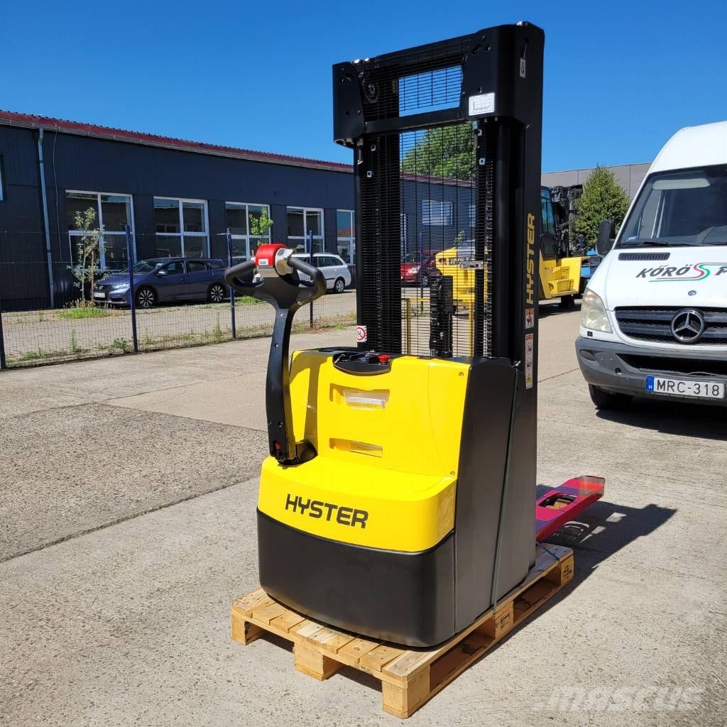 Hyster S 1.6 Käyden ajettavat pinoamistrukit