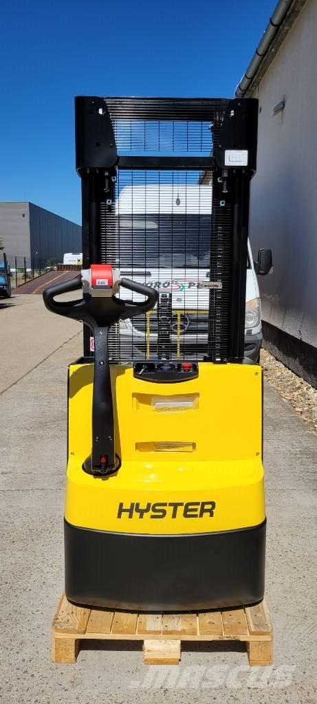 Hyster S 1.6 Käyden ajettavat pinoamistrukit