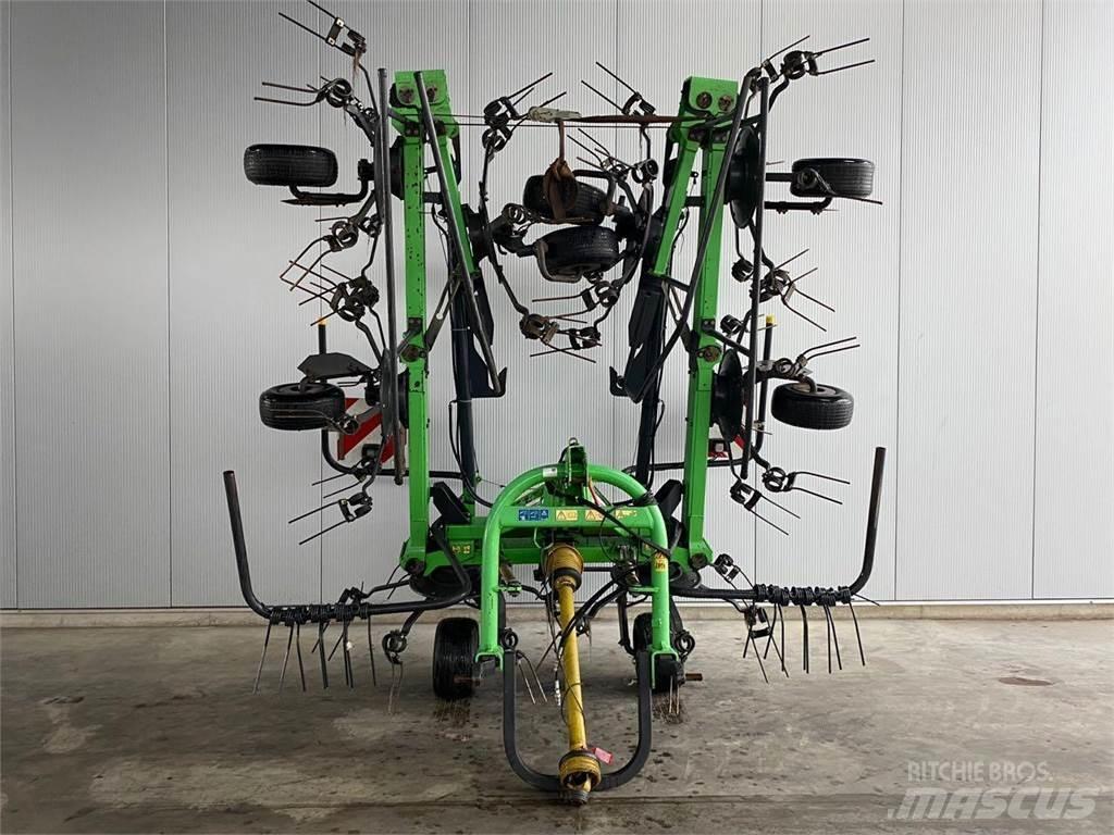 Deutz-Fahr 6917 Pöyhimet ja haravat