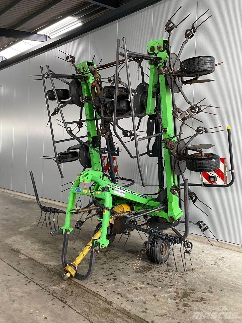 Deutz-Fahr 6917 Pöyhimet ja haravat