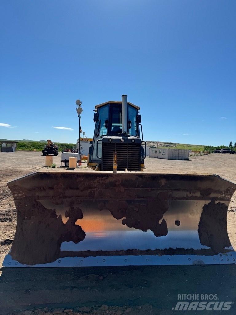 DEERE 700J Telaketjupuskutraktorit