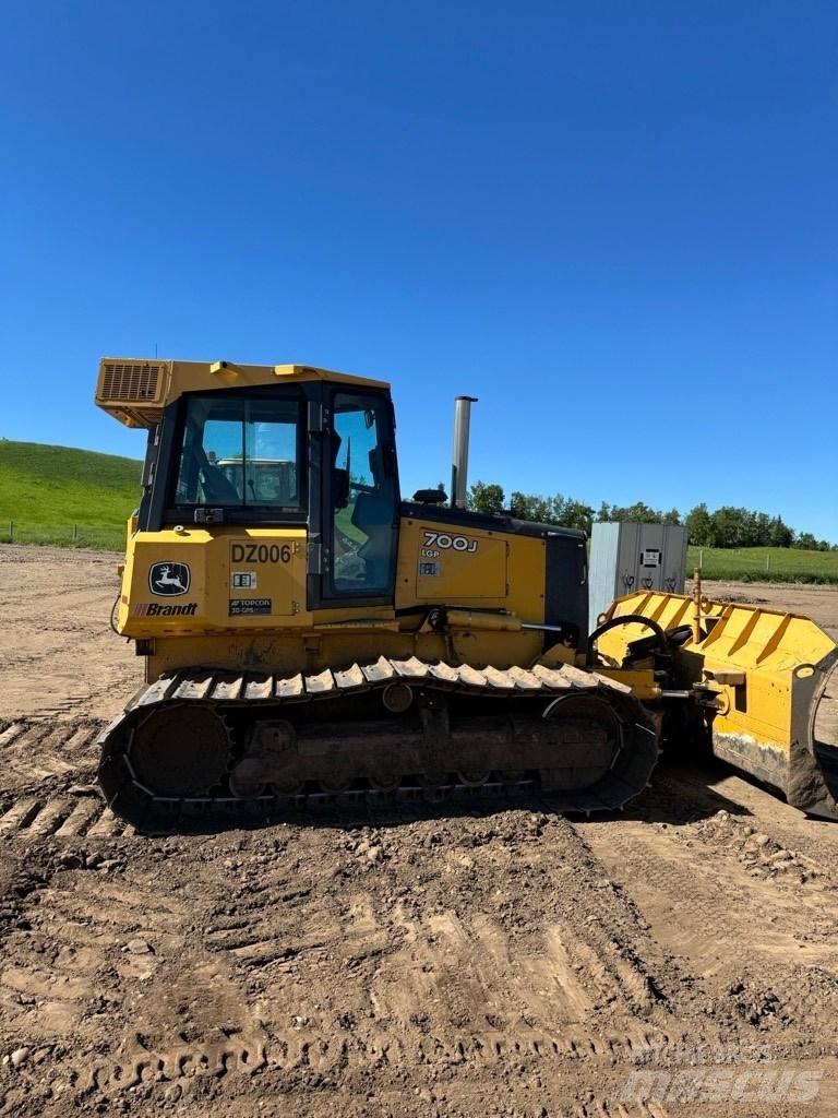 DEERE 700J Telaketjupuskutraktorit