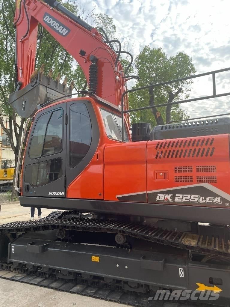 Doosan DX 225 Midikaivukoneet 7t - 12t