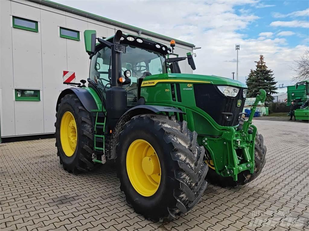 John Deere 6R 250 Traktorit
