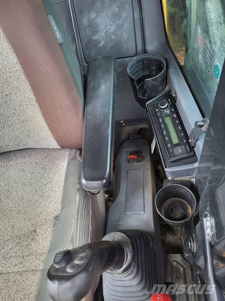 Komatsu PC88MR-11 Midikaivukoneet 7t - 12t