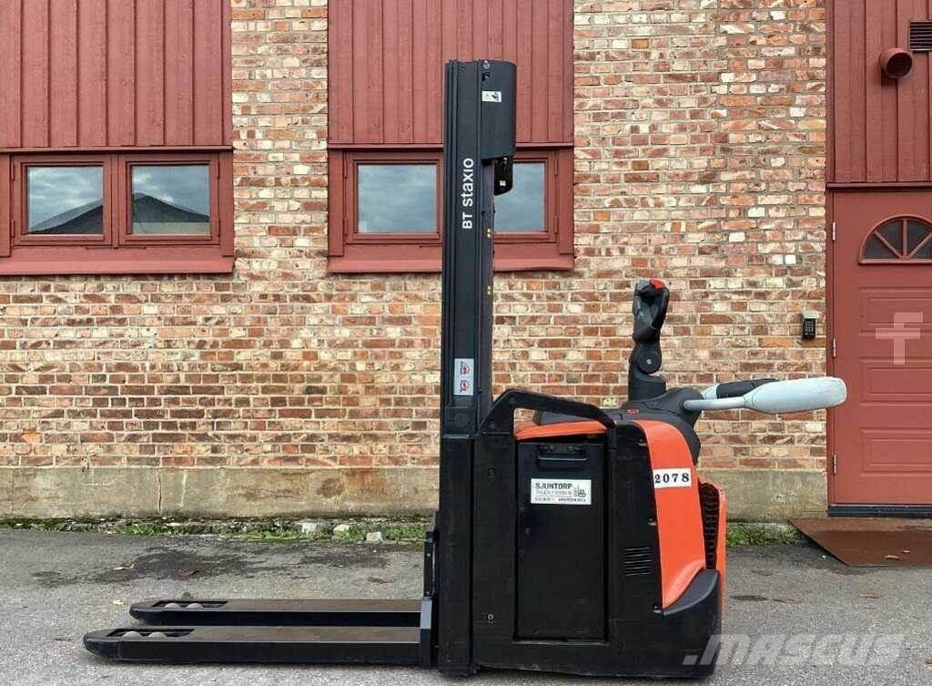 BT SPE 120 L Ajettavat pinoamisvaunut