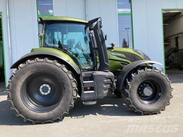 Valtra T 235 Versu Traktorit