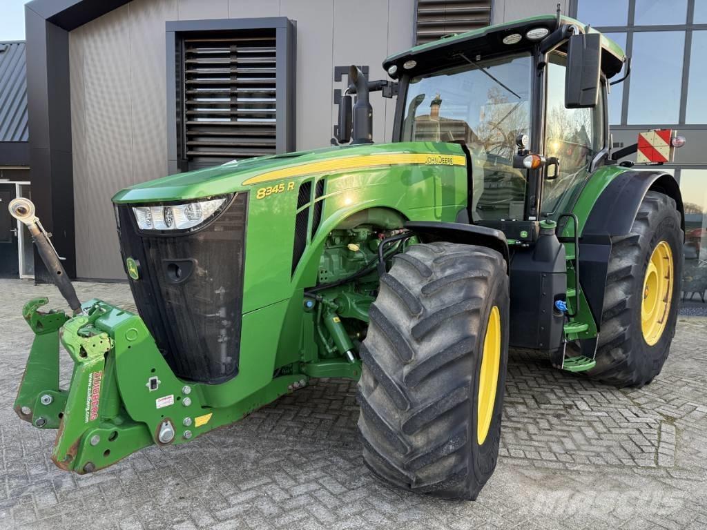 John Deere 8345 R Traktorit