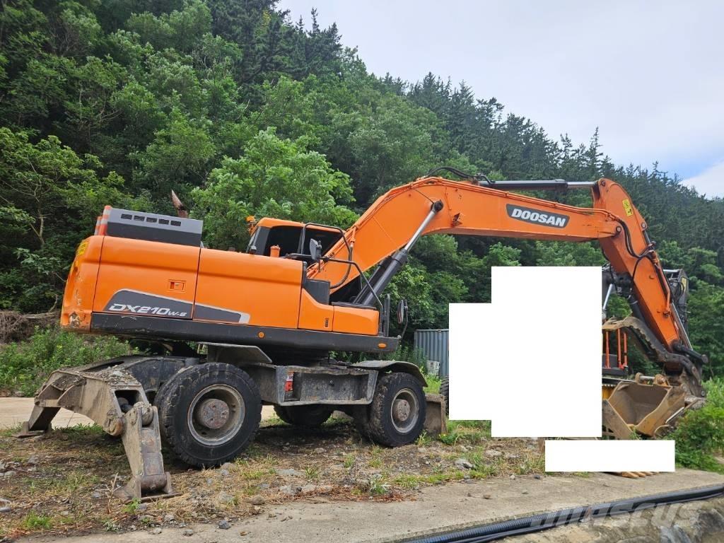 Doosan DX 210 W Pyöräkaivukoneet