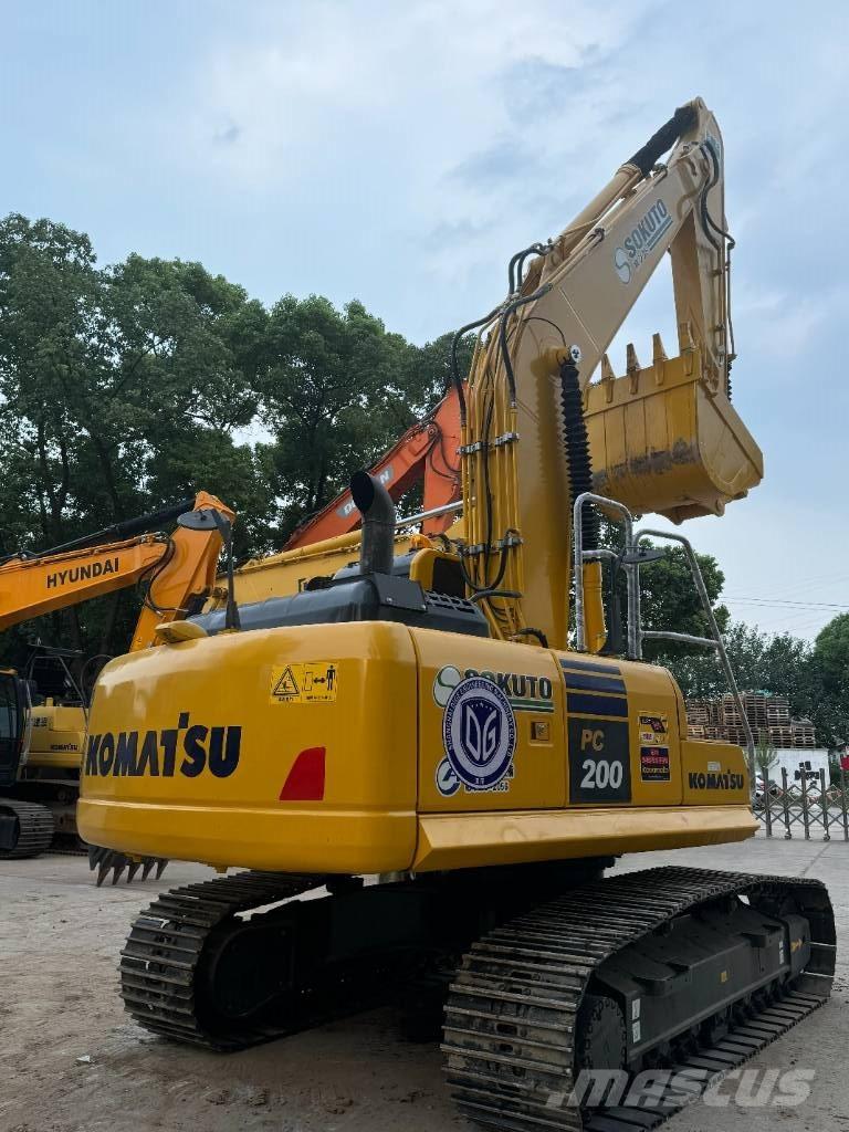 Komatsu PC 200-8 Midikaivukoneet 7t - 12t