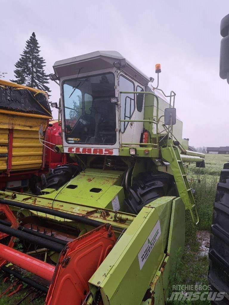 CLAAS Dominator 68 Leikkuupuimurit