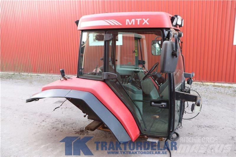 McCormick MTX 185 Ohjaamo ja sisusta