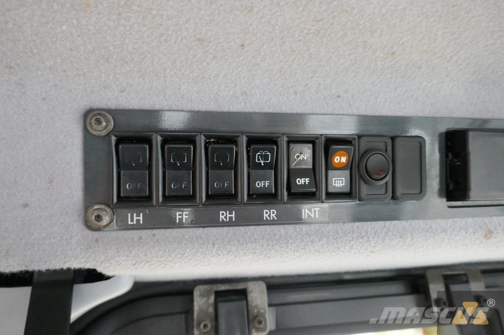 Komatsu D85PX-15 Telaketjupuskutraktorit