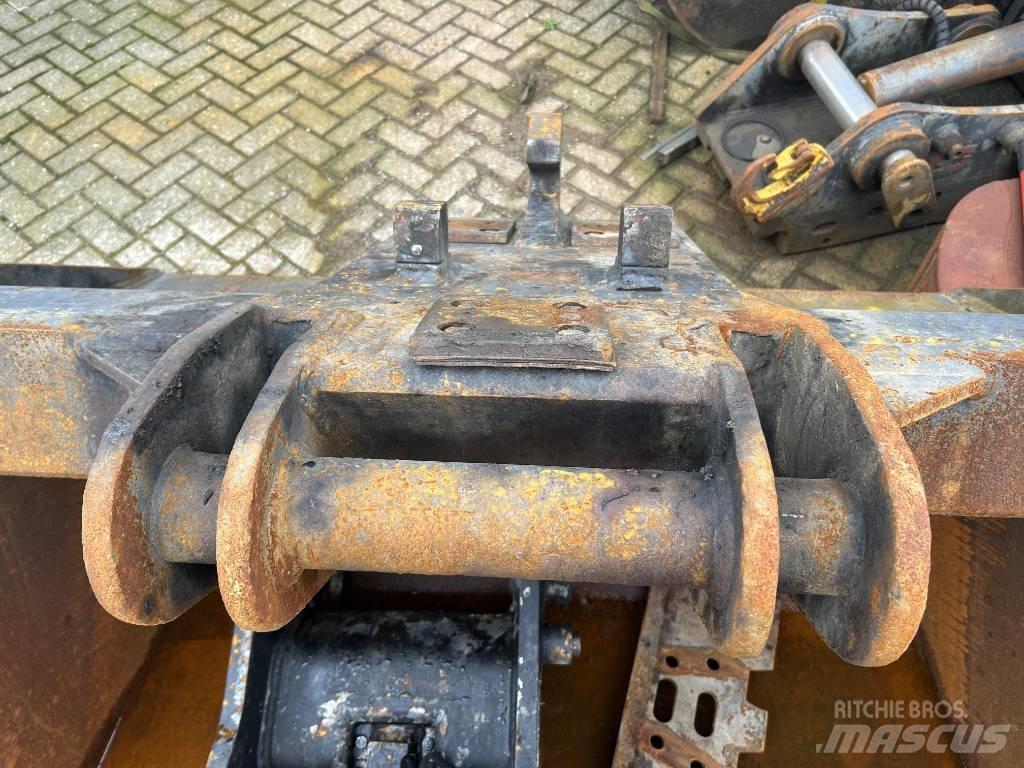 Engcon EC 233 Kauhanpyörittäjät