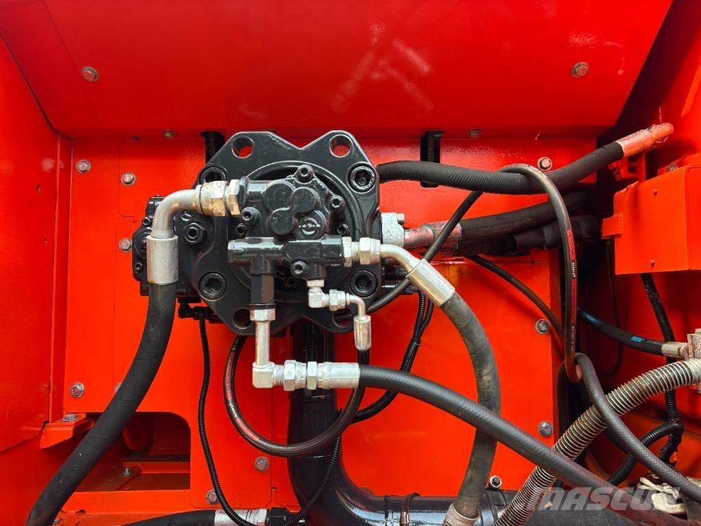 Doosan DX300LC-9C Telakaivukoneet